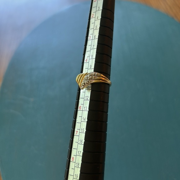 10K 4 3/4 Sized Vintage Ring - Picture 6 of 6